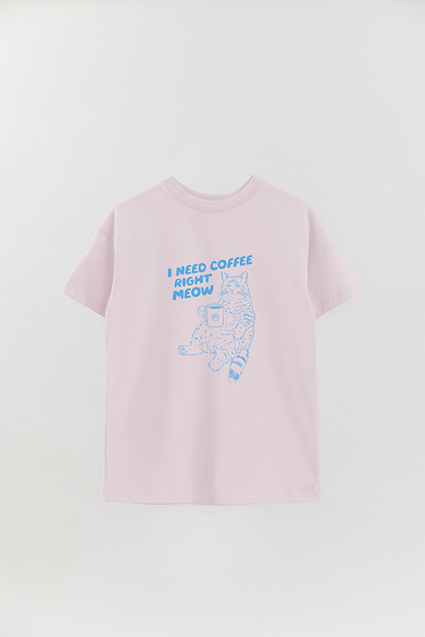 REMERA OVER ESTAMPADA CAT I NEED COFFEE