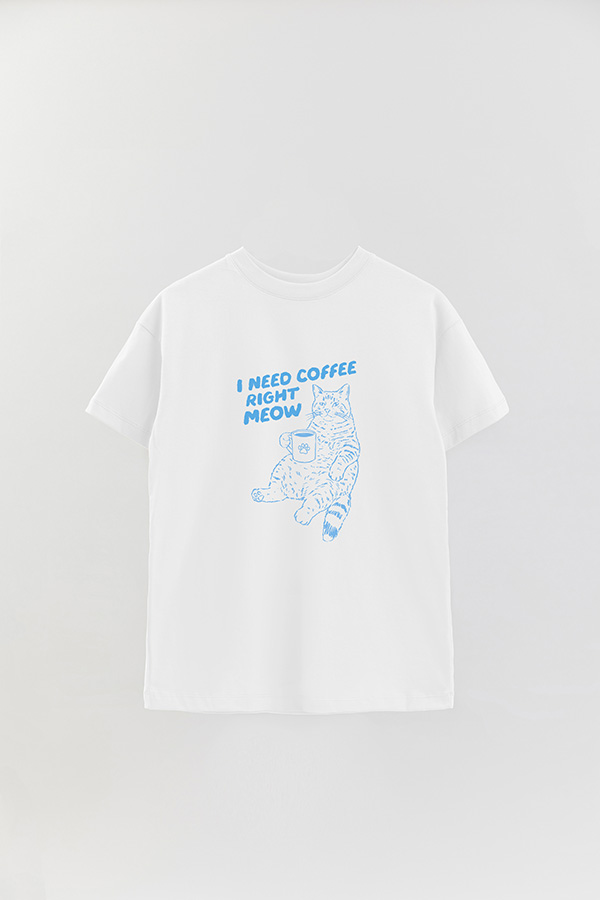 REMERA OVER ESTAMPADA CAT I NEED COFFEE