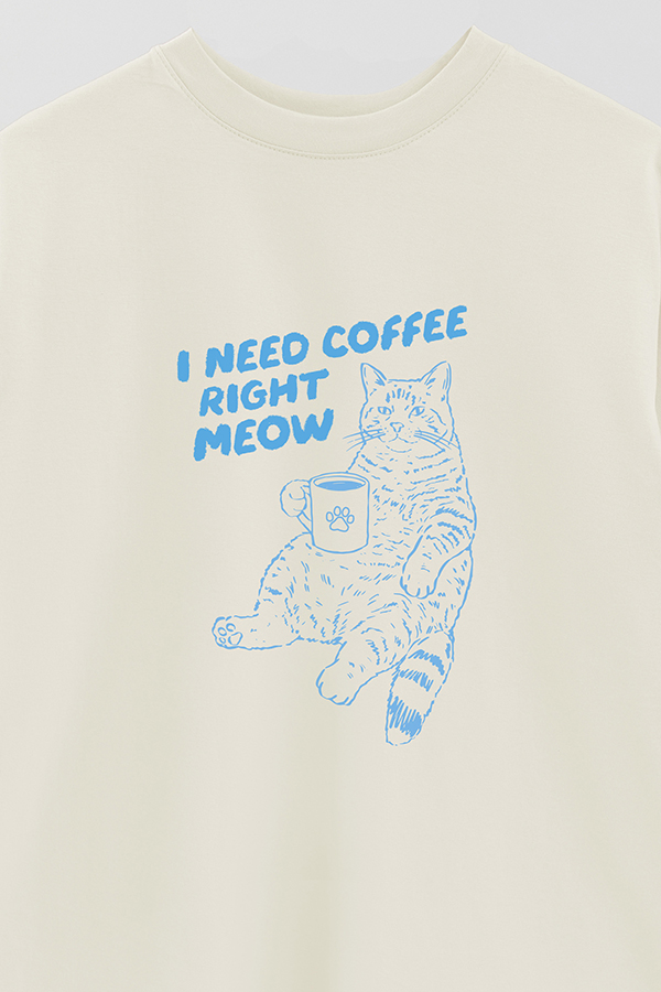 REMERA OVER ESTAMPADA CAT I NEED COFFEE