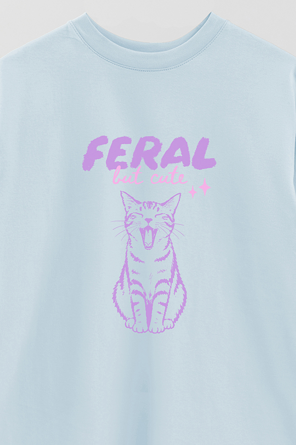 REMERA OVER ESTAMPADA CAT FERAL BUT CUTE