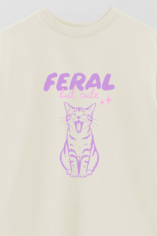REMERA OVER ESTAMPADA CAT FERAL BUT CUTE