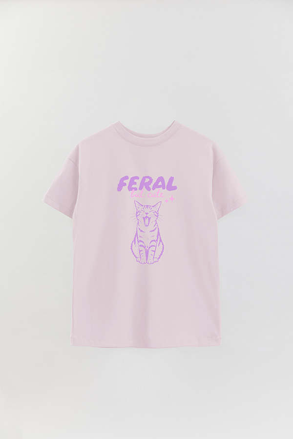 REMERA OVER ESTAMPADA CAT FERAL BUT CUTE