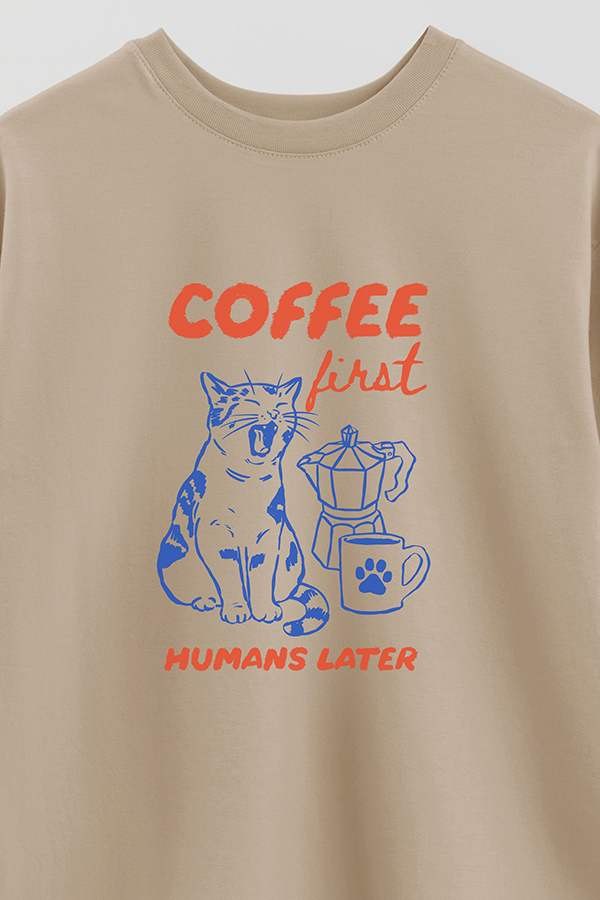 REMERA OVER ESTAMPADA CAT COFFEE FIRST