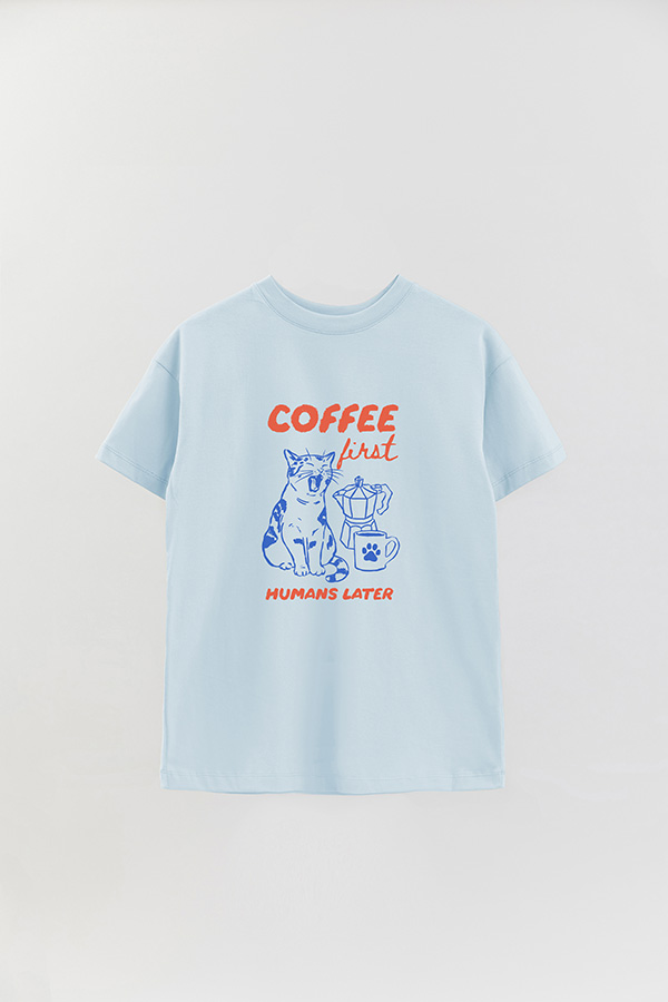 REMERA OVER ESTAMPADA CAT COFFEE FIRST