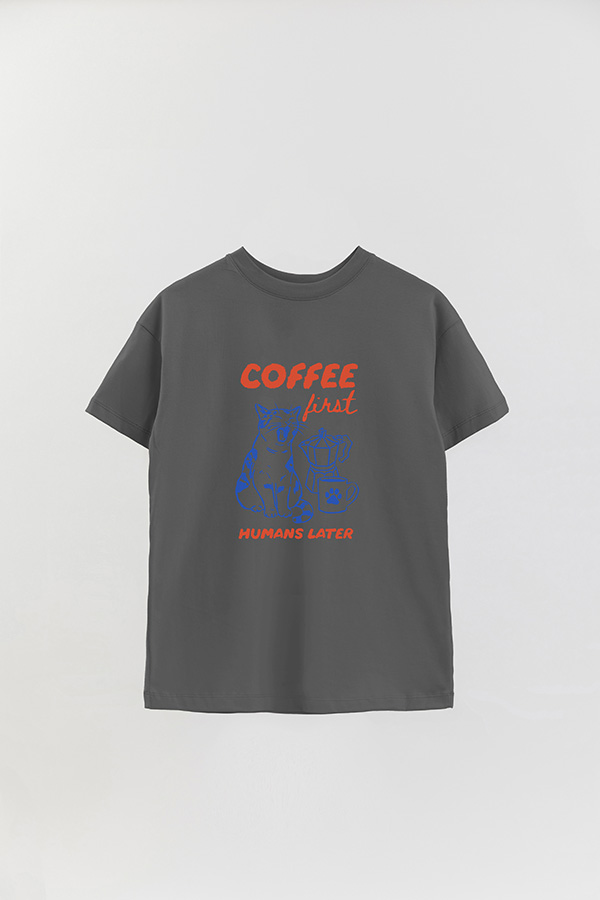 REMERA OVER ESTAMPADA CAT COFFEE FIRST