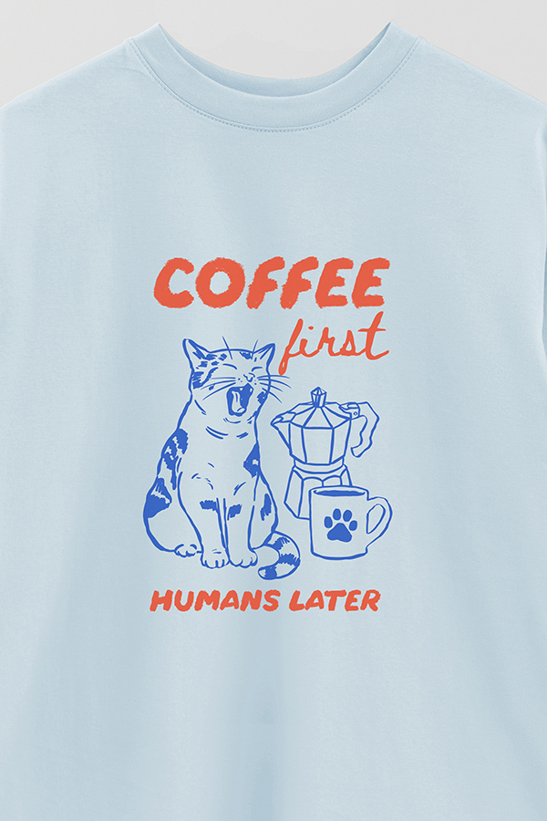 REMERA OVER ESTAMPADA CAT COFFEE FIRST