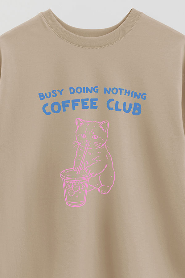 REMERA OVER ESTAMPADA CAT COFFEE CLUB
