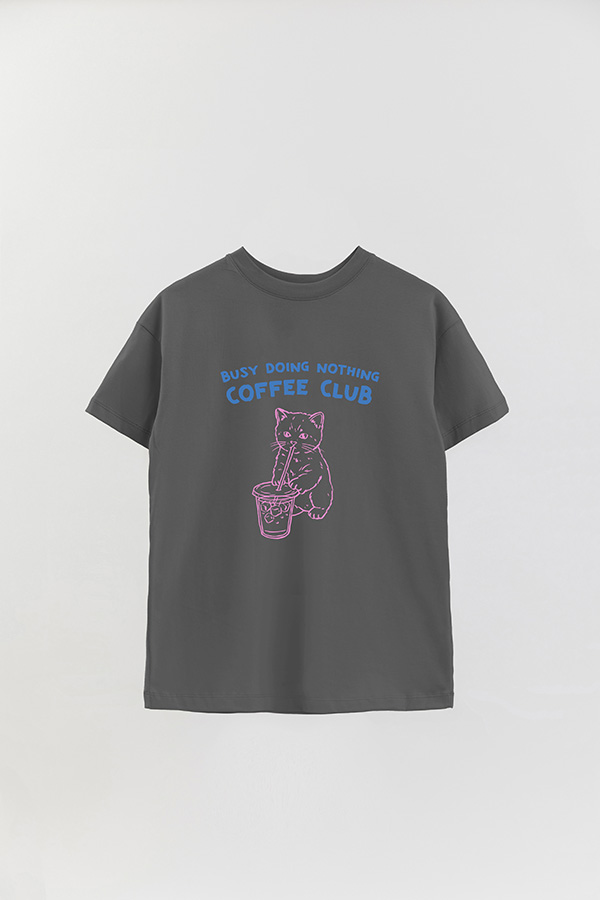 REMERA OVER ESTAMPADA CAT COFFEE CLUB