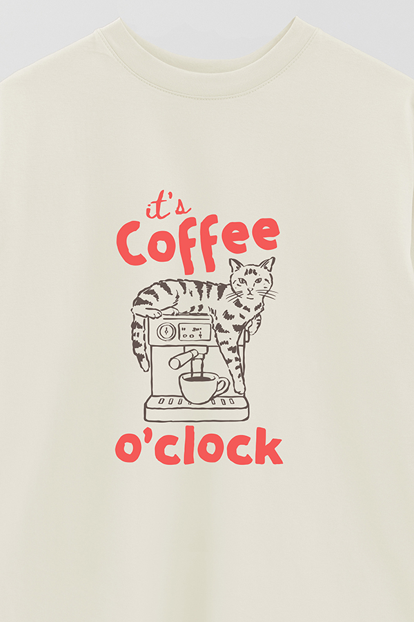 REMERA OVER ESTAMPADA CAT COFFEE O'CLOCK