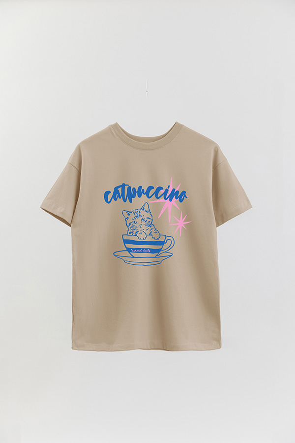 REMERA OVER ESTAMPADA CAT CATPUCCINO