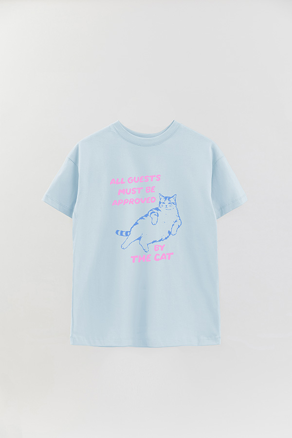 REMERA OVER ESTAMPADA CAT ALL GUESTS