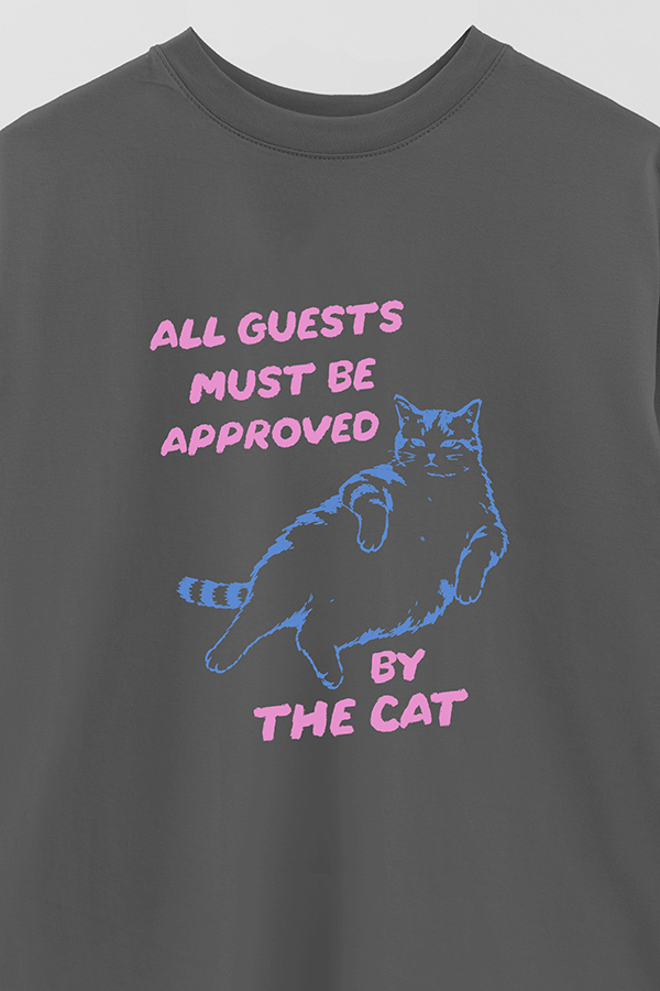 REMERA OVER ESTAMPADA CAT ALL GUESTS