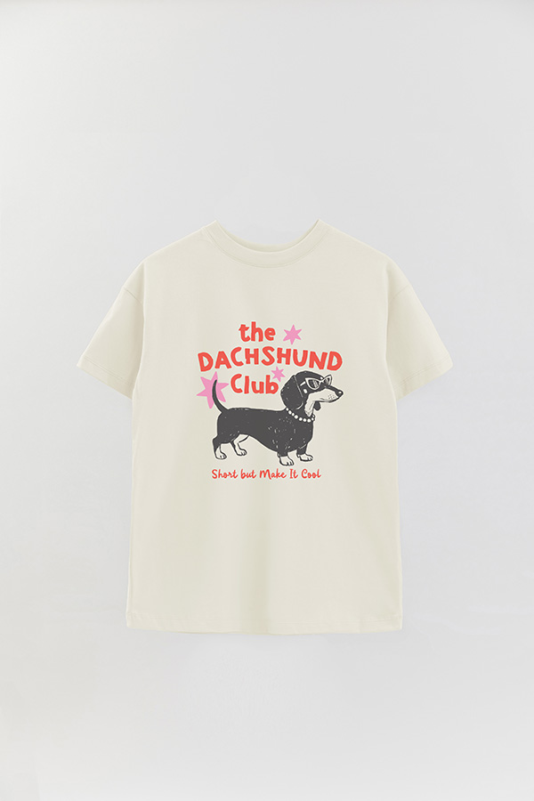 REMERA OVER ESTAMPADA DOG DACHSHUND CLUB