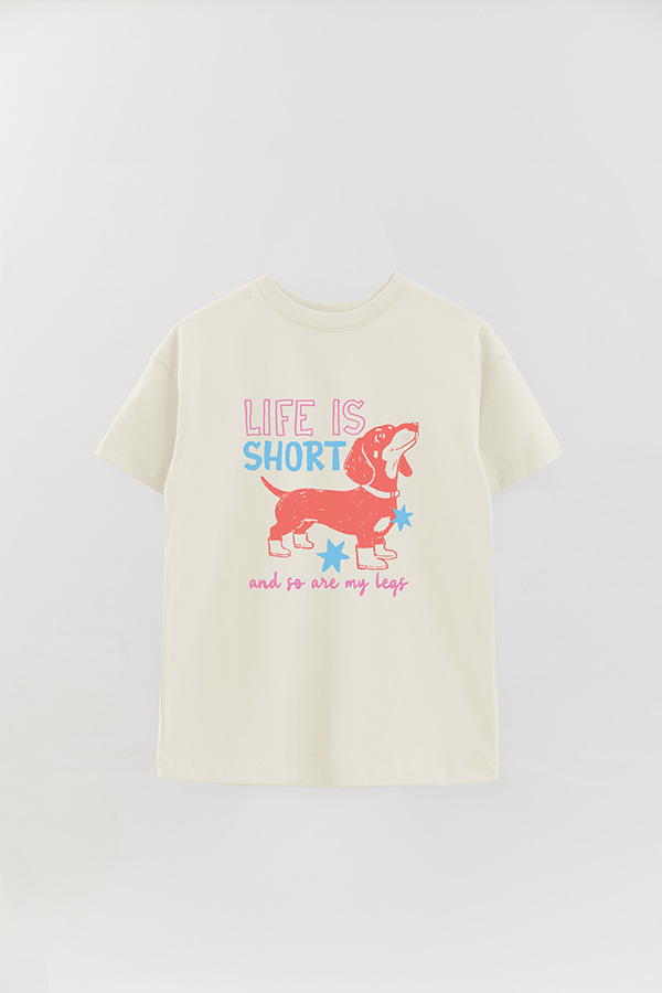 REMERA OVER ESTAMPADA DOG LIFE IS SHORT