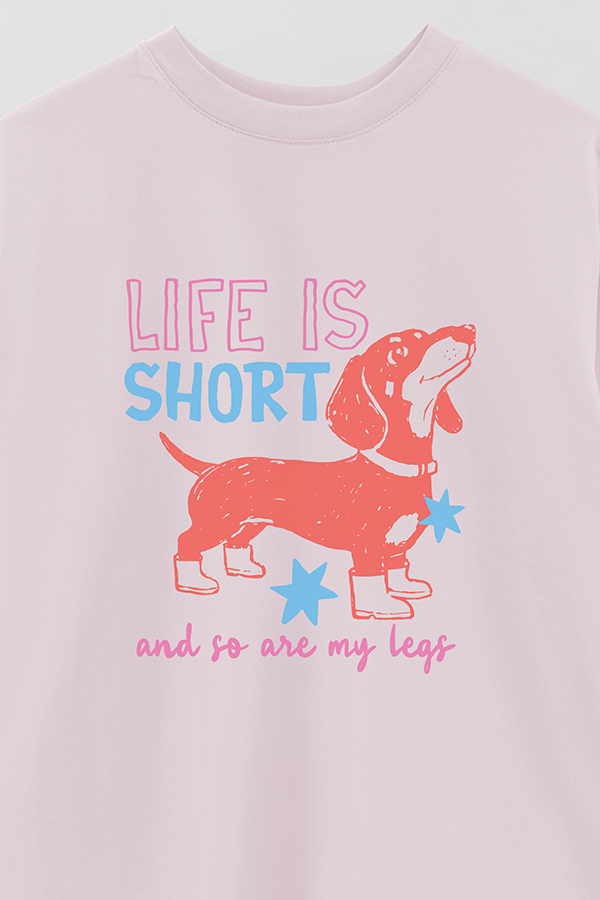 REMERA OVER ESTAMPADA DOG LIFE IS SHORT