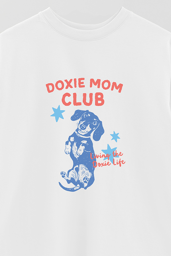 REMERA OVER ESTAMPADA DOG DOXIE MOM CLUB
