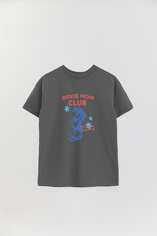REMERA OVER ESTAMPADA DOG DOXIE MOM CLUB