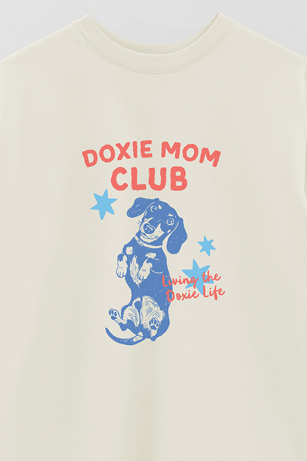 REMERA OVER ESTAMPADA DOG DOXIE MOM CLUB