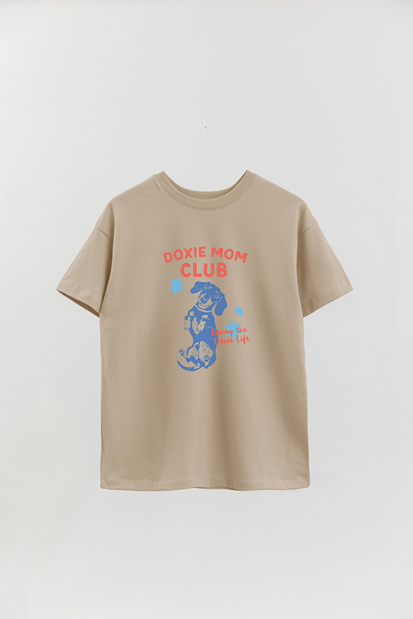 REMERA OVER ESTAMPADA DOG DOXIE MOM CLUB