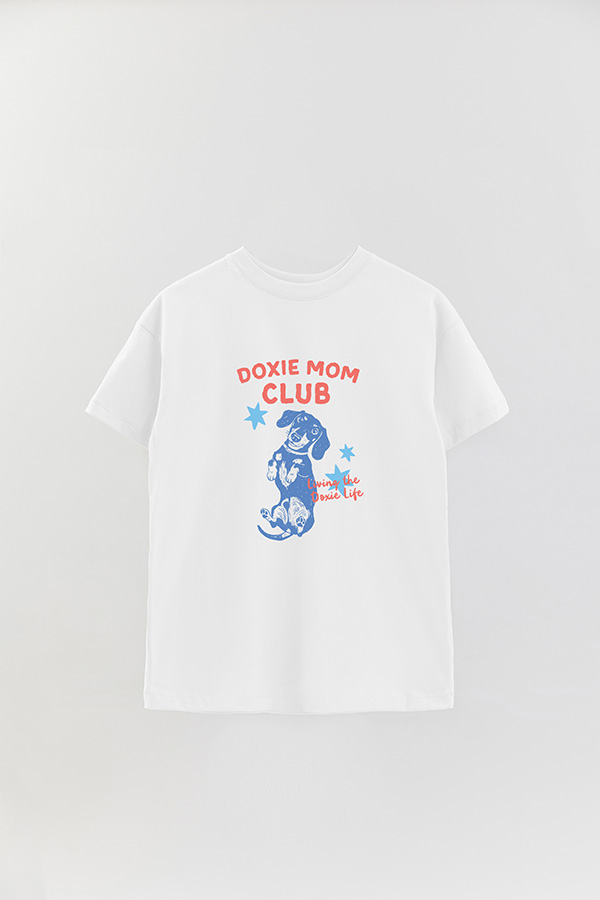 REMERA OVER ESTAMPADA DOG DOXIE MOM CLUB