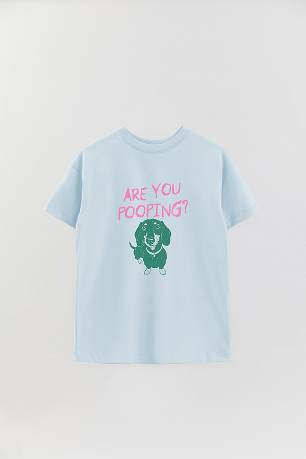 REMERA OVER ESTAMPADA DOG ARE YOU POOPING?