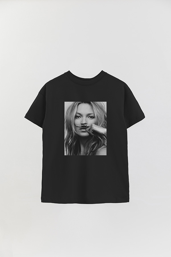 REMERA OVER ESTAMPADA MAGAZINE 195