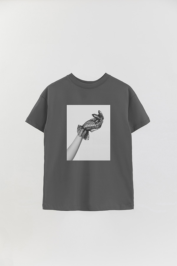 REMERA OVER ESTAMPADA MAGAZINE 188