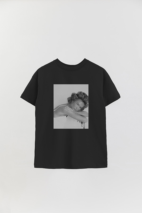 REMERA OVER ESTAMPADA MAGAZINE 181