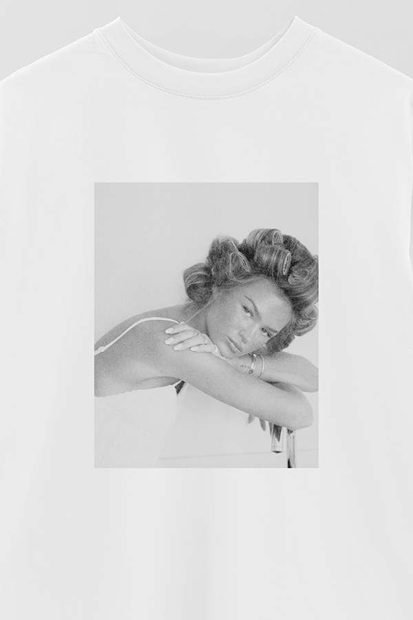 REMERA OVER ESTAMPADA MAGAZINE 181