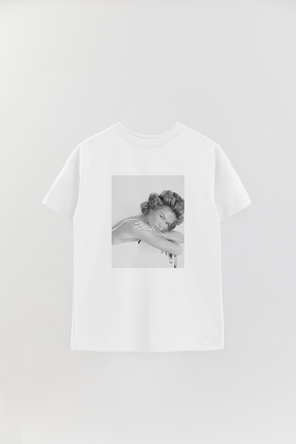 REMERA OVER ESTAMPADA MAGAZINE 181