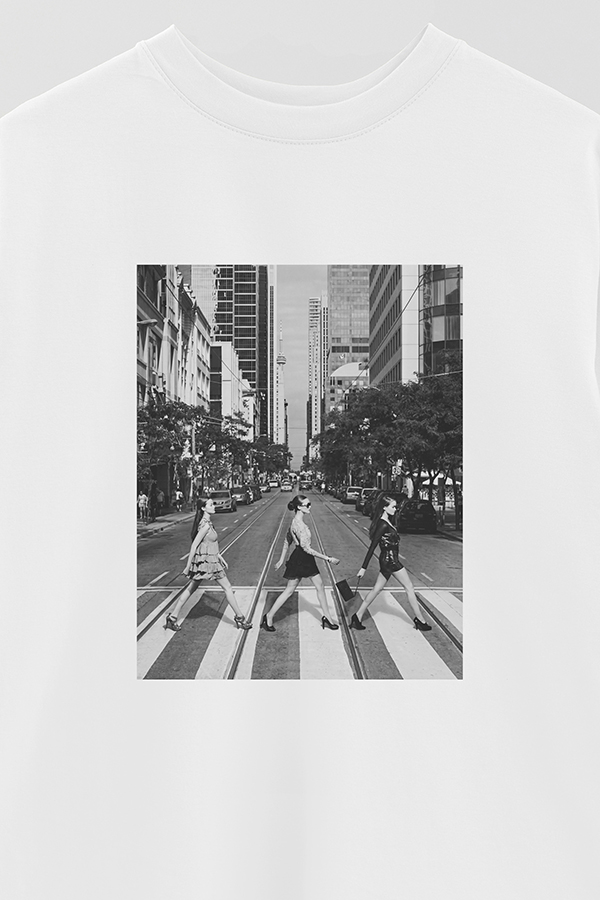 REMERA OVER ESTAMPADA MAGAZINE 179