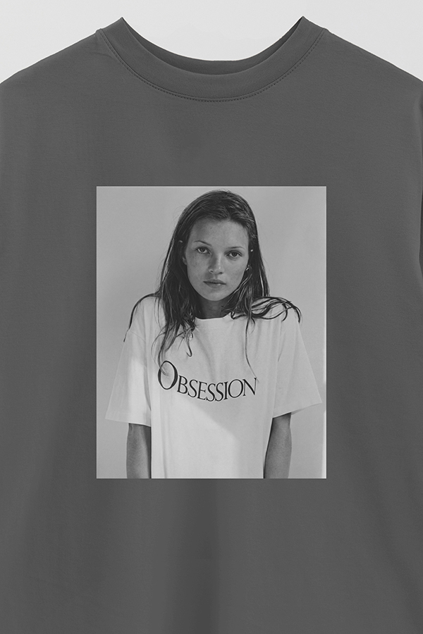 REMERA OVER ESTAMPADA MAGAZINE 171