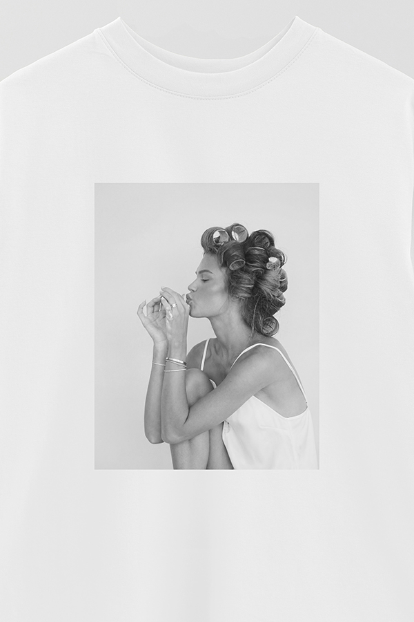 REMERA OVER ESTAMPADA MAGAZINE 158