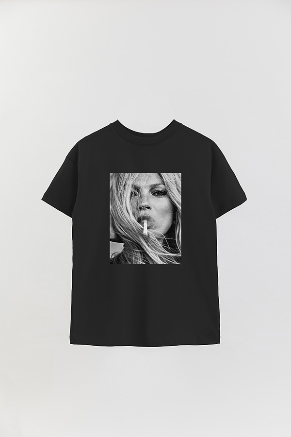 REMERA OVER ESTAMPADA MAGAZINE 156