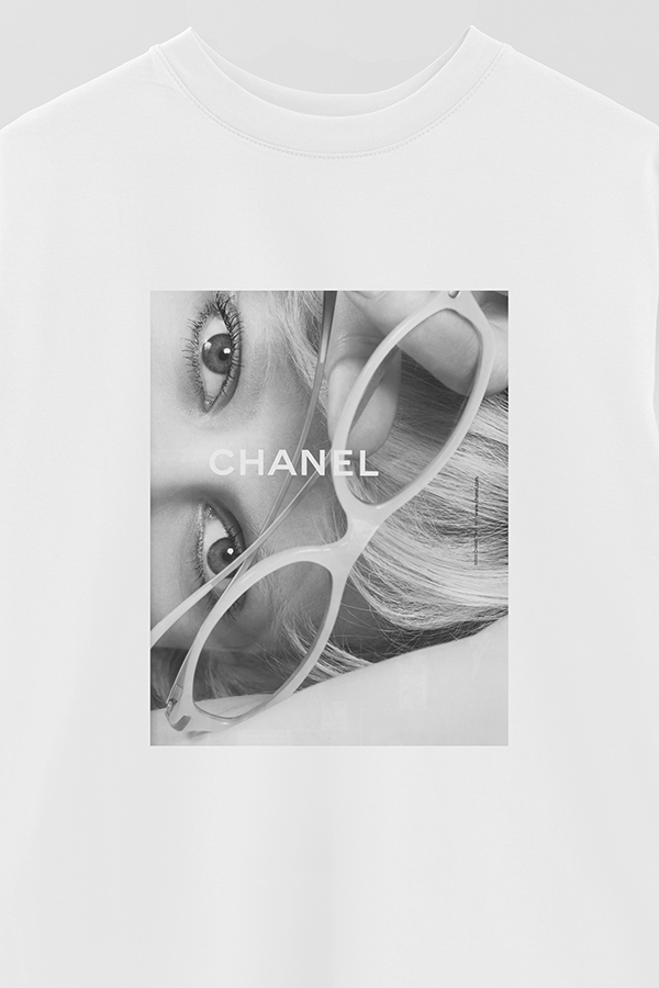 REMERA OVER ESTAMPADA MAGAZINE 147