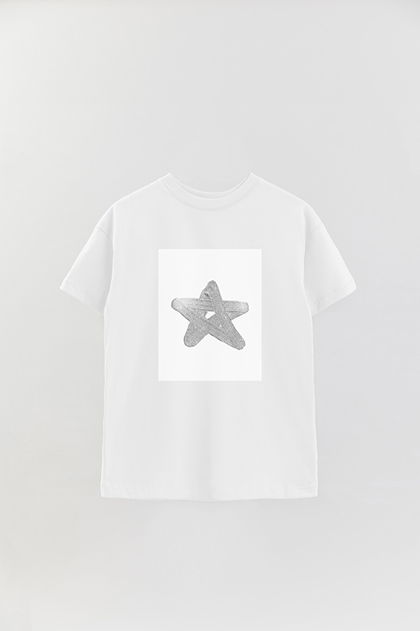 REMERA OVER ESTAMPADA MAGAZINE 144
