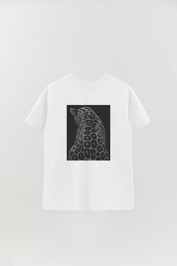 REMERA OVER ESTAMPADA MAGAZINE 139