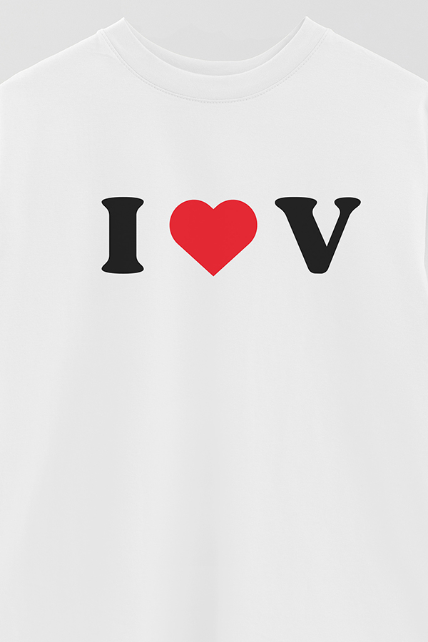 REMERA OVER ESTAMPADA BTS I ♥ V