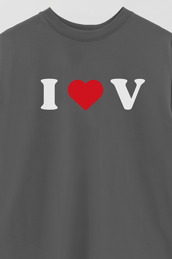 REMERA OVER ESTAMPADA BTS I ♥ V