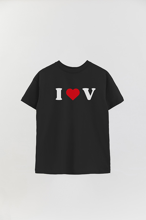 REMERA OVER ESTAMPADA BTS I ♥ V