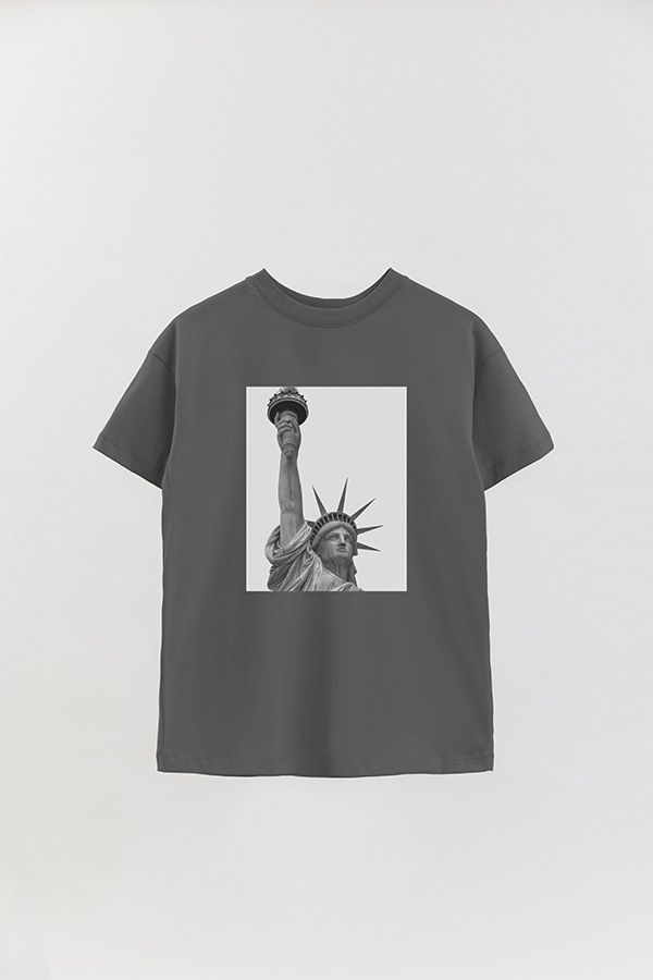 REMERA OVER ESTAMPADA MAGAZINE 128