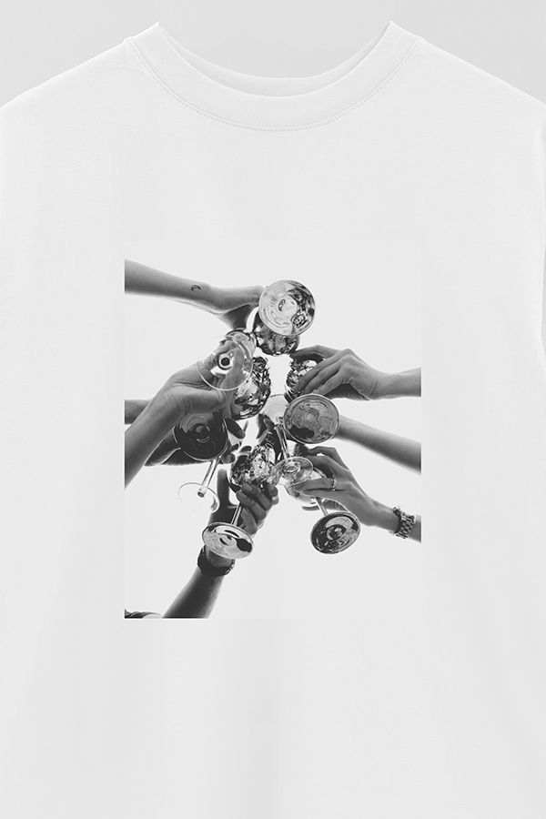 REMERA OVER ESTAMPADA MAGAZINE 122