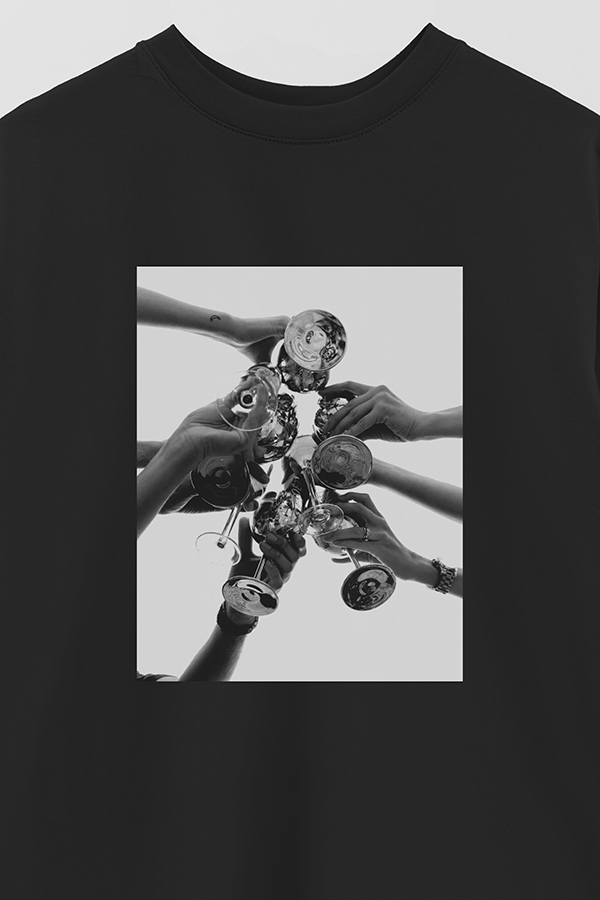 REMERA OVER ESTAMPADA MAGAZINE 122