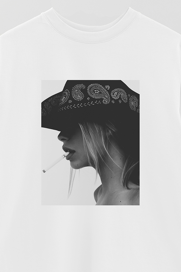 REMERA OVER ESTAMPADA MAGAZINE 97