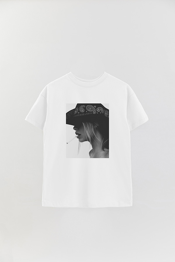 REMERA OVER ESTAMPADA MAGAZINE 97