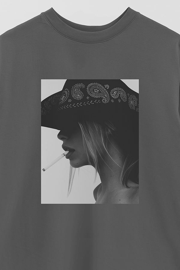 REMERA OVER ESTAMPADA MAGAZINE 97