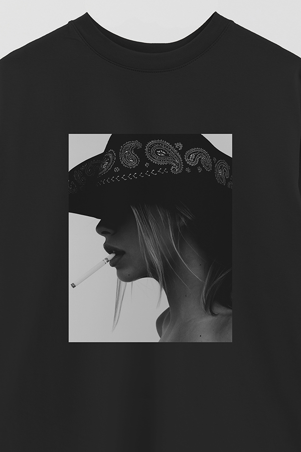 REMERA OVER ESTAMPADA MAGAZINE 97
