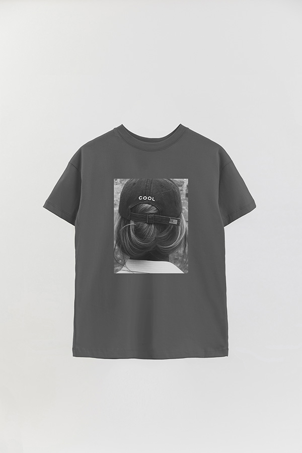 REMERA OVER ESTAMPADA MAGAZINE 93