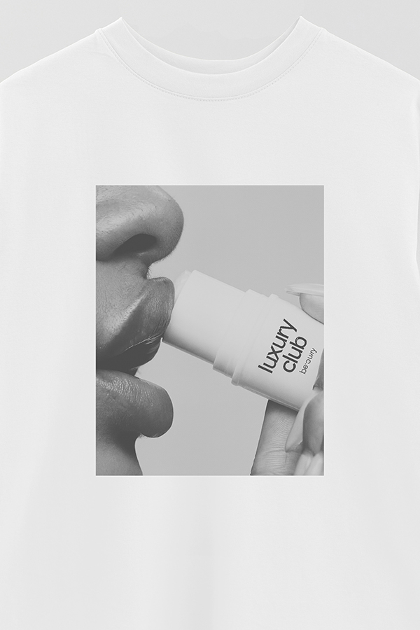 REMERA OVER ESTAMPADA MAGAZINE 73