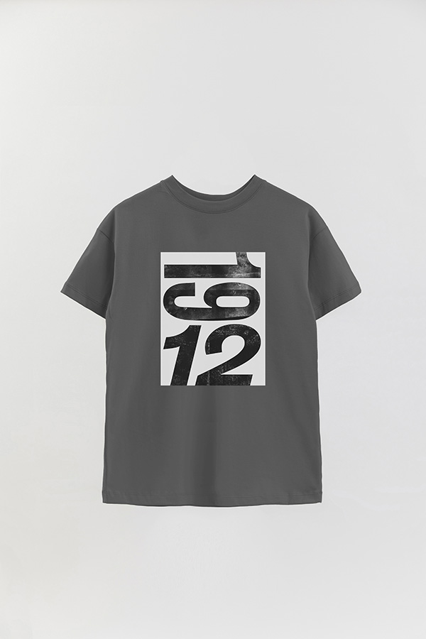REMERA OVER ESTAMPADA MAGAZINE 60